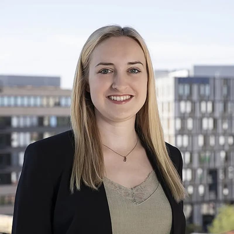 Porträt von Hannah Raab