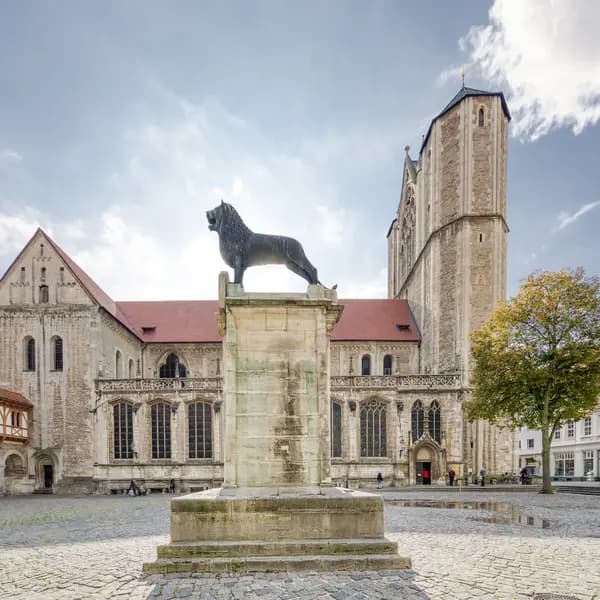 Braunschweiger Löwe auf dem Burgplatz vor dem Dom