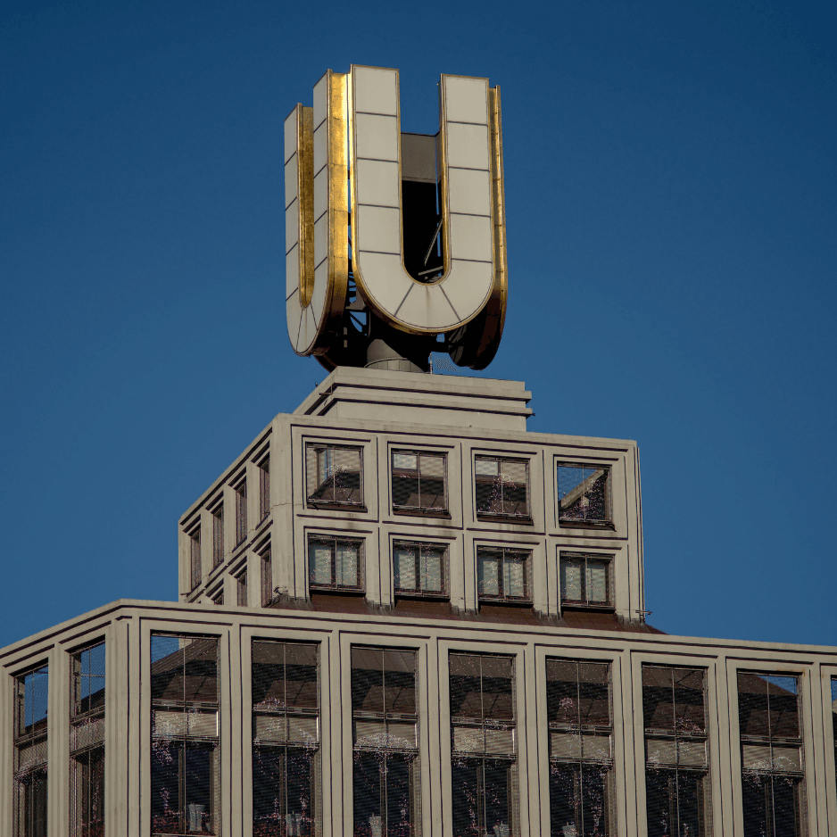Dortmunder U mit dem goldenen U auf dem Dach