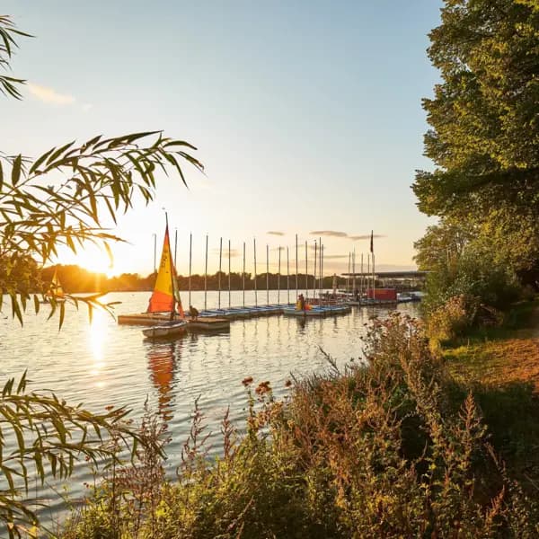 Maschsee in Hannover im Abendlicht
