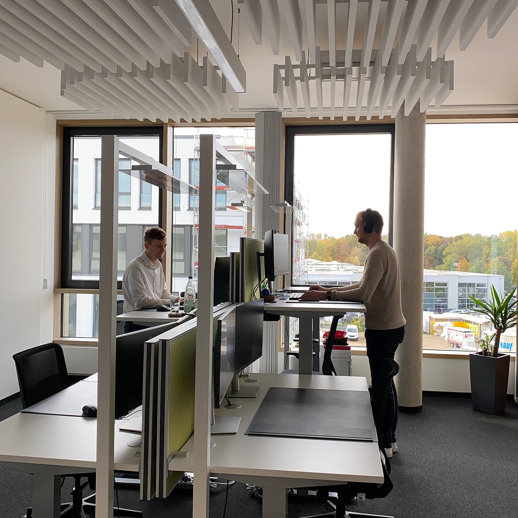 Kollegen bei der Arbeit im Nürnberger Büro